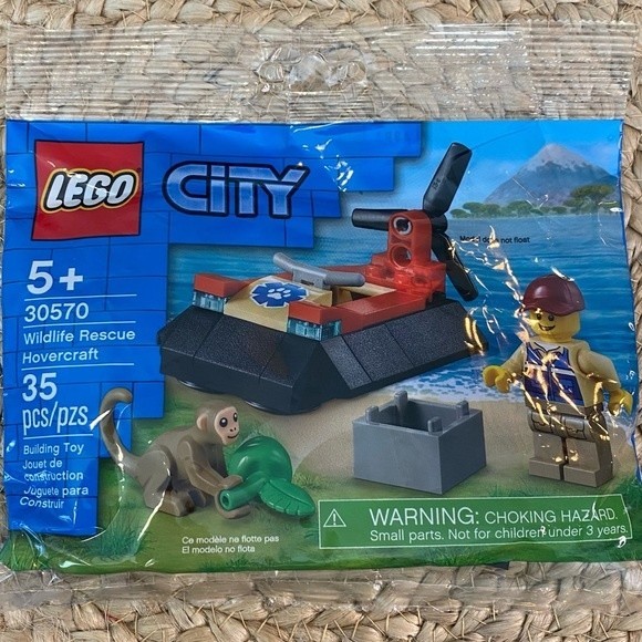 New Retired Lego City 30570 Wildlife Rescue Hovercraft Ages 5+ - Picture 1 of 3